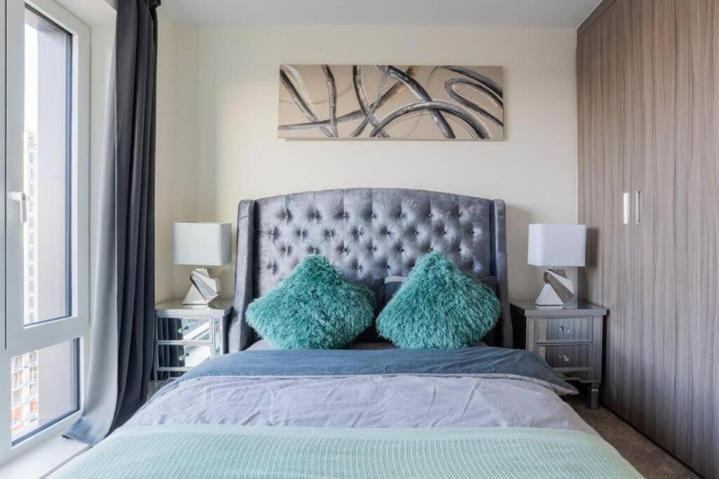 Luxury River Side Penthouse London Bagian luar foto