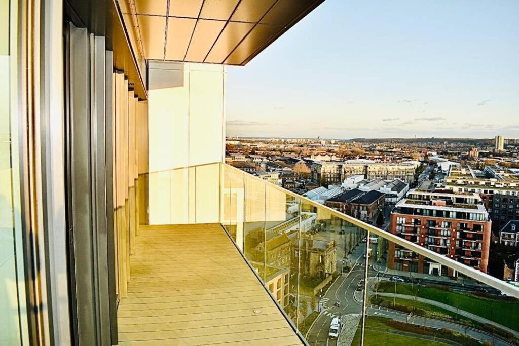 Luxury River Side Penthouse London Bagian luar foto