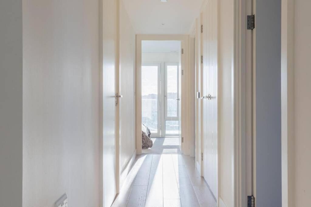 Luxury River Side Penthouse London Bagian luar foto