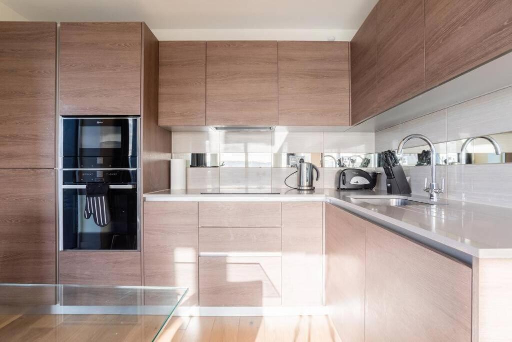 Luxury River Side Penthouse London Bagian luar foto